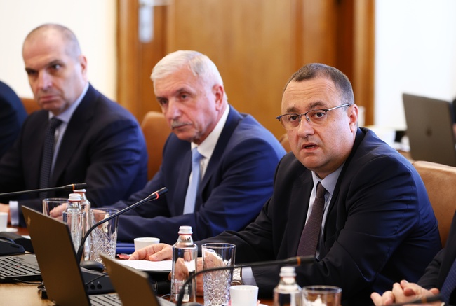 МРРБ отговори на обвиненията за корупционно оскъпяване на АМ "Русе - Велико Търново": Всичко ще е прозрачно